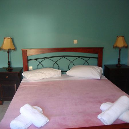 Kafiona Guesthouse Pírgos Dhiroú المظهر الخارجي الصورة