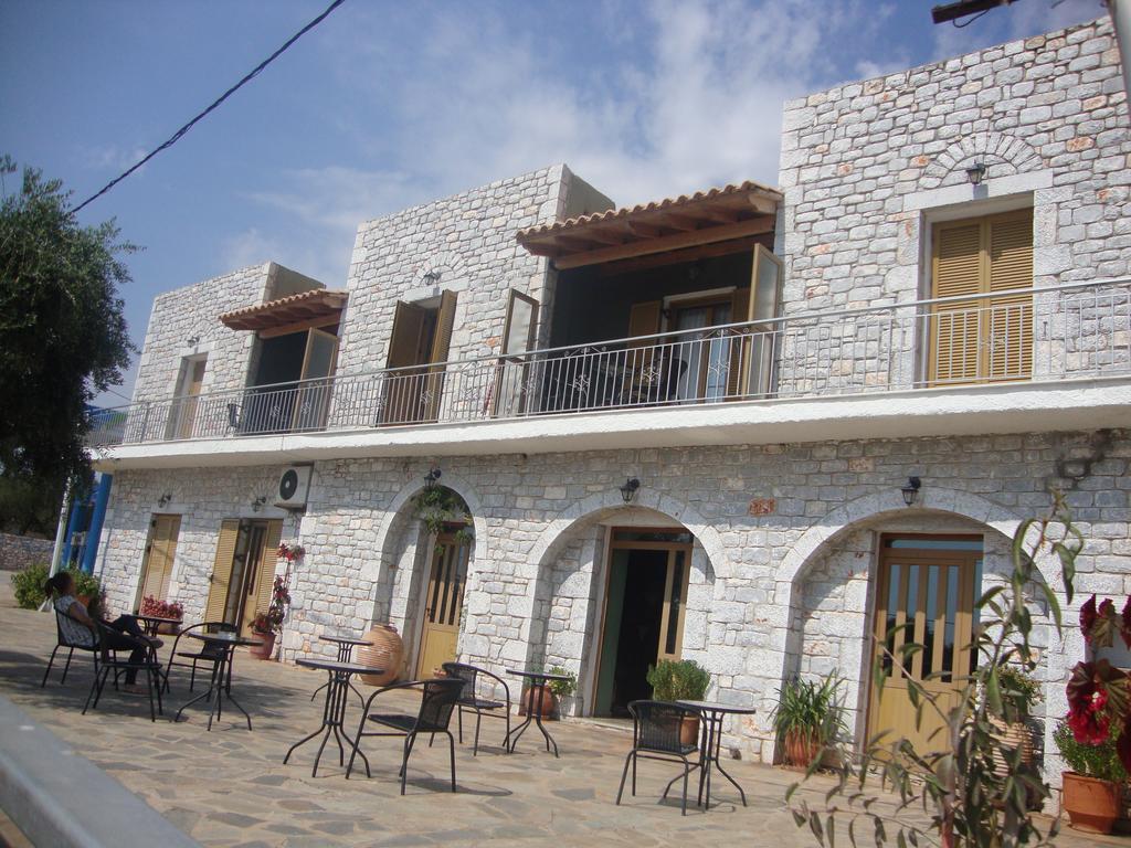 Kafiona Guesthouse Pírgos Dhiroú المظهر الخارجي الصورة