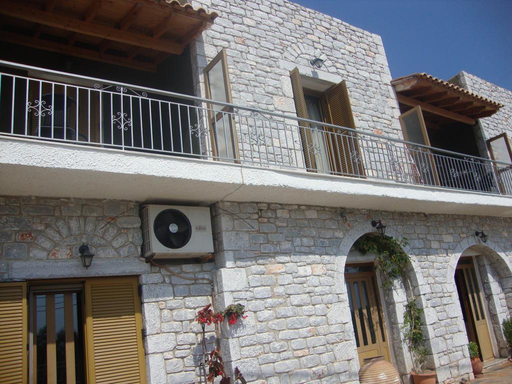 Kafiona Guesthouse Pírgos Dhiroú المظهر الخارجي الصورة