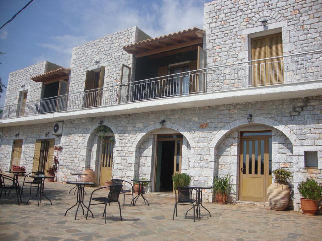 Kafiona Guesthouse Pírgos Dhiroú المظهر الخارجي الصورة
