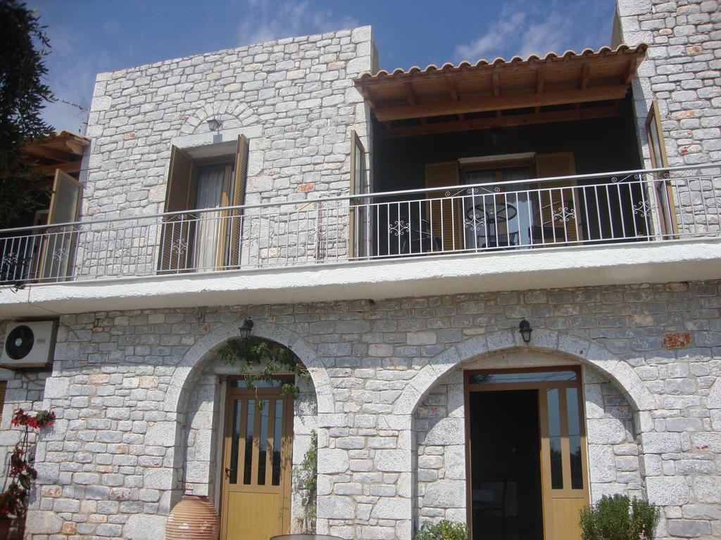 Kafiona Guesthouse Pírgos Dhiroú المظهر الخارجي الصورة