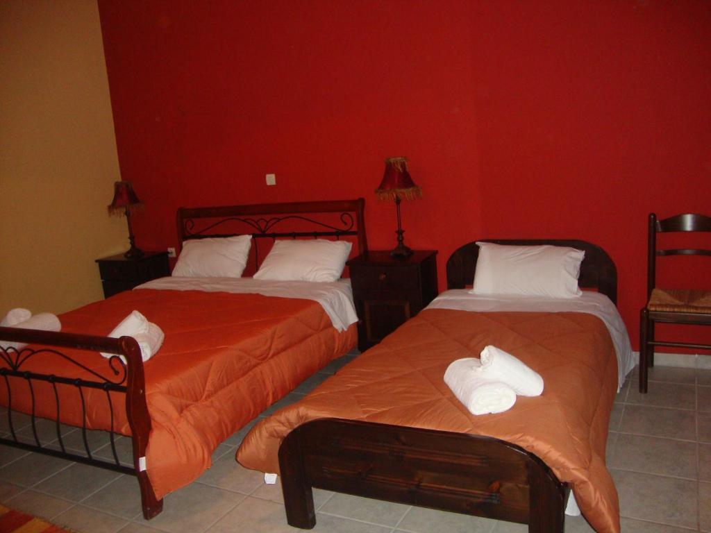 Kafiona Guesthouse Pírgos Dhiroú الغرفة الصورة