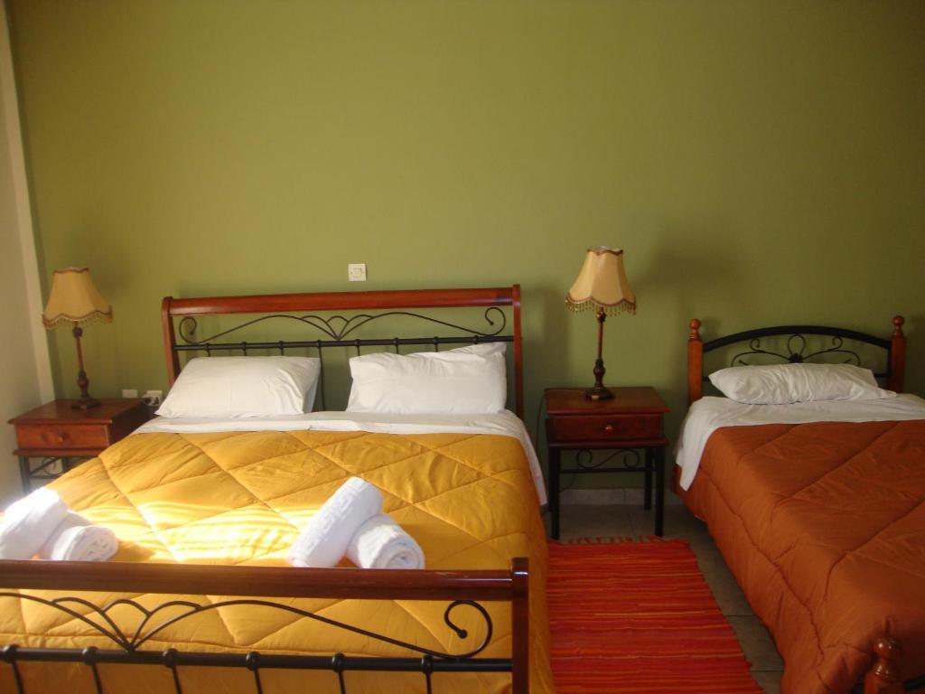 Kafiona Guesthouse Pírgos Dhiroú الغرفة الصورة