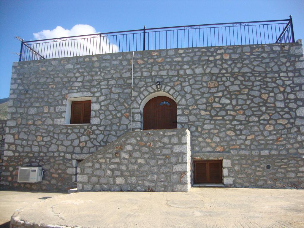 Kafiona Guesthouse Pírgos Dhiroú المظهر الخارجي الصورة